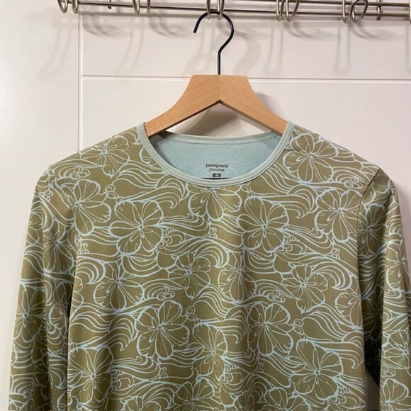 Women's Patagonia Capilene Long Sleeve Base Layer Top Medium Blue Green Floral - Picture 3 of 16